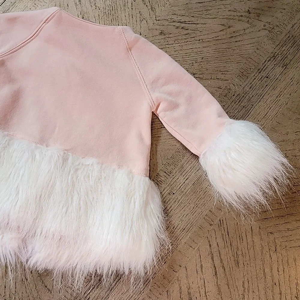 24 month blush pink with white fur jacket💞🤍